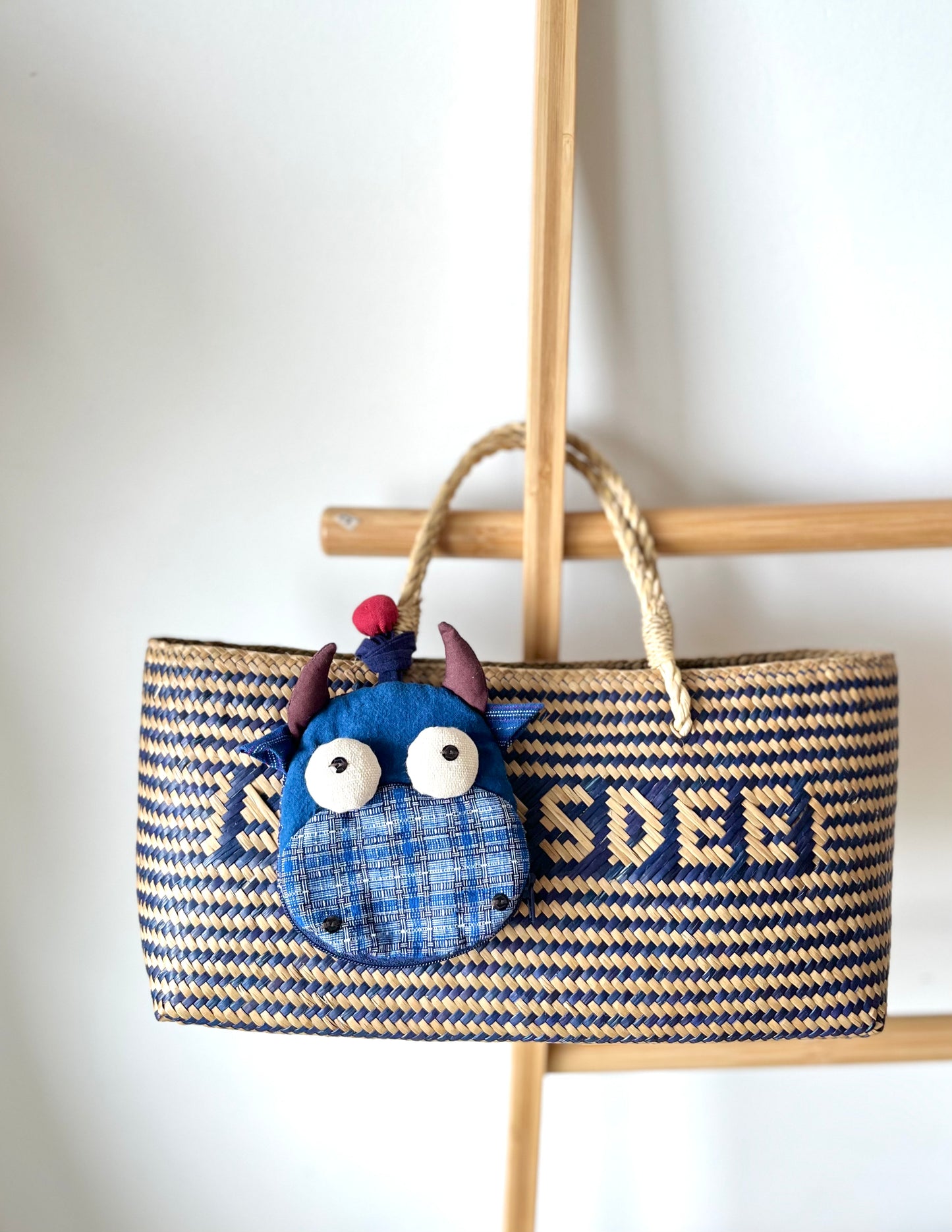 Indigo plaid woven fabric calf coin pouch. Pretty calf shape patchwork key / card pouch, perfect bag charm for you!