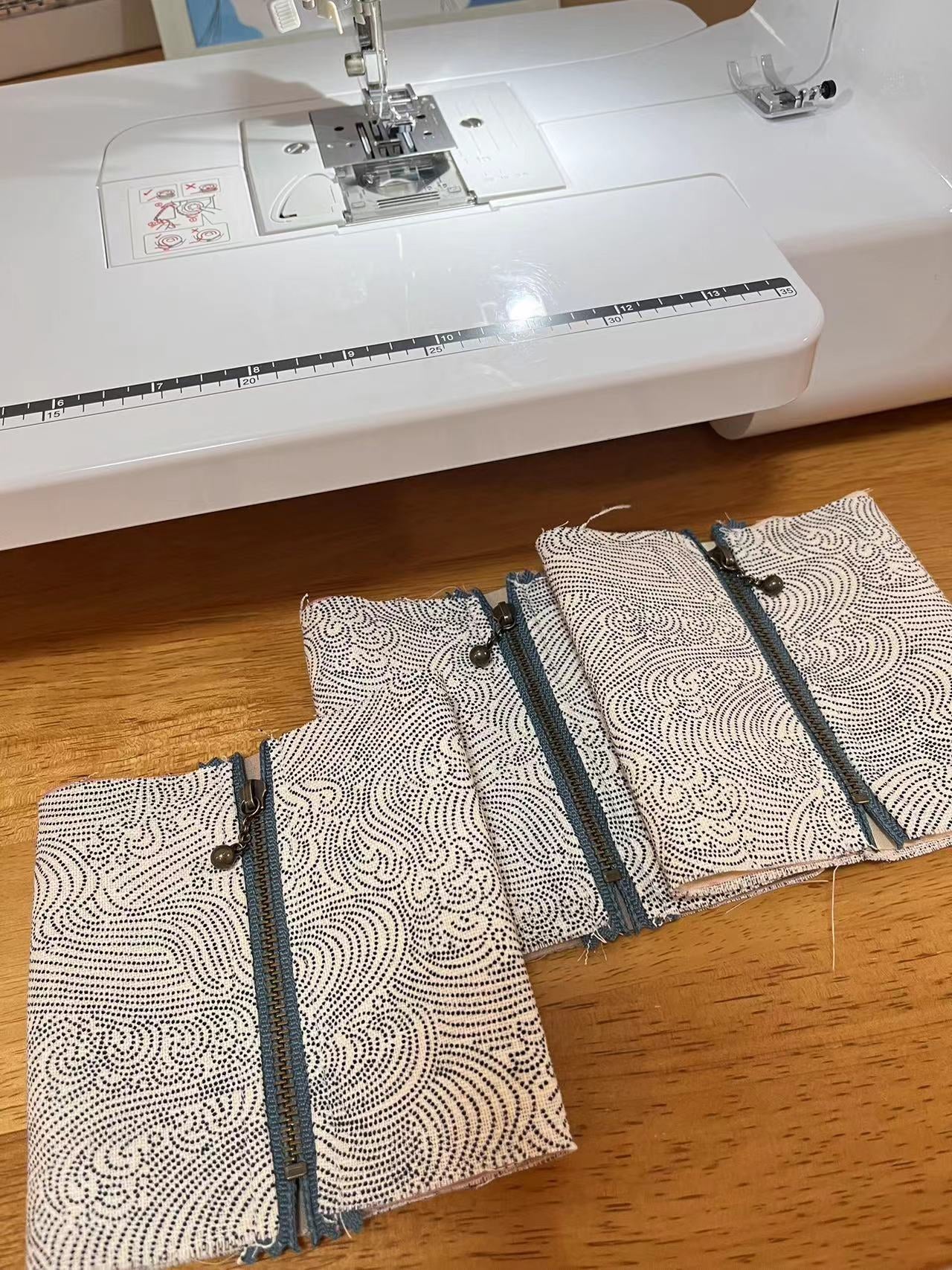 Handcrafted Mini zipper hanging pouch within cute cats Japanese fabric for AirPods, keys or lipsticks. Your Chic On-the-Go Companion!