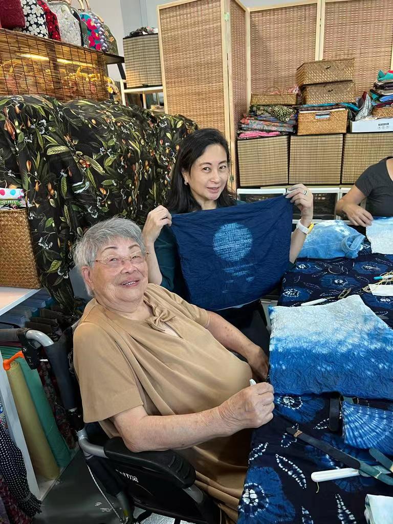 Natural indigo tie dye tote bag/ cushion cover workshop (Oct 26-27, 2024). Spend interesting and artistic handicraft time with us!