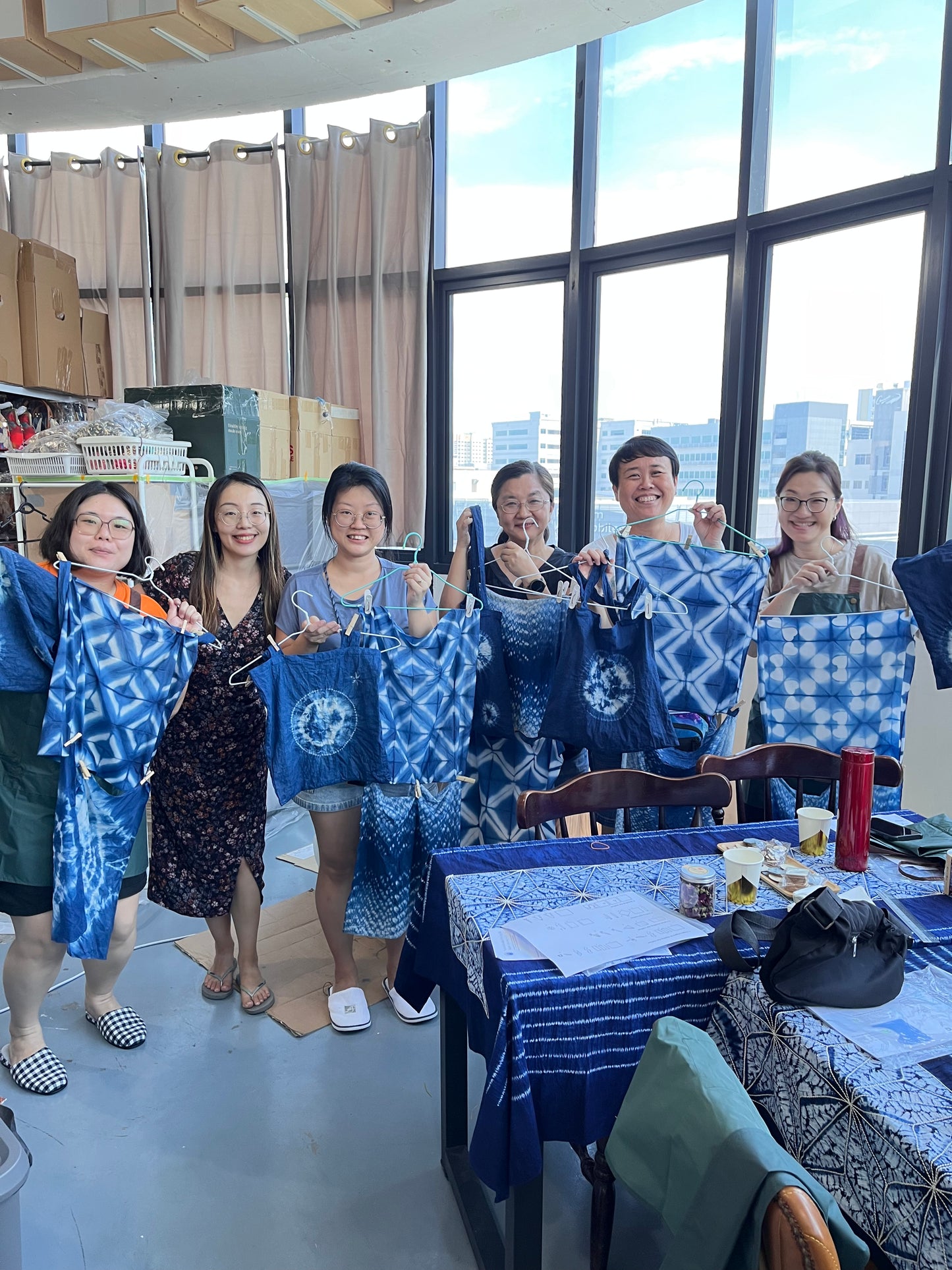 Natural indigo tie dye tote bag/ cushion cover workshop (Oct 26-27, 2024). Spend interesting and artistic handicraft time with us!