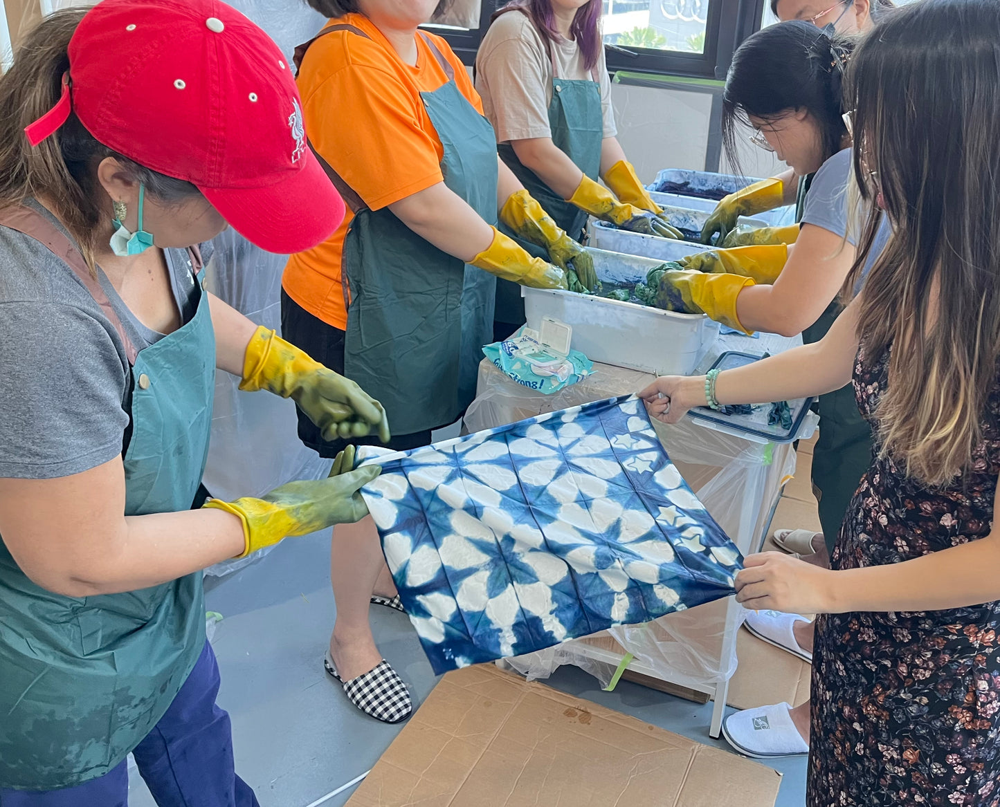 Natural indigo tie dye tote bag/ cushion cover workshop (Oct 26-27, 2024). Spend interesting and artistic handicraft time with us!