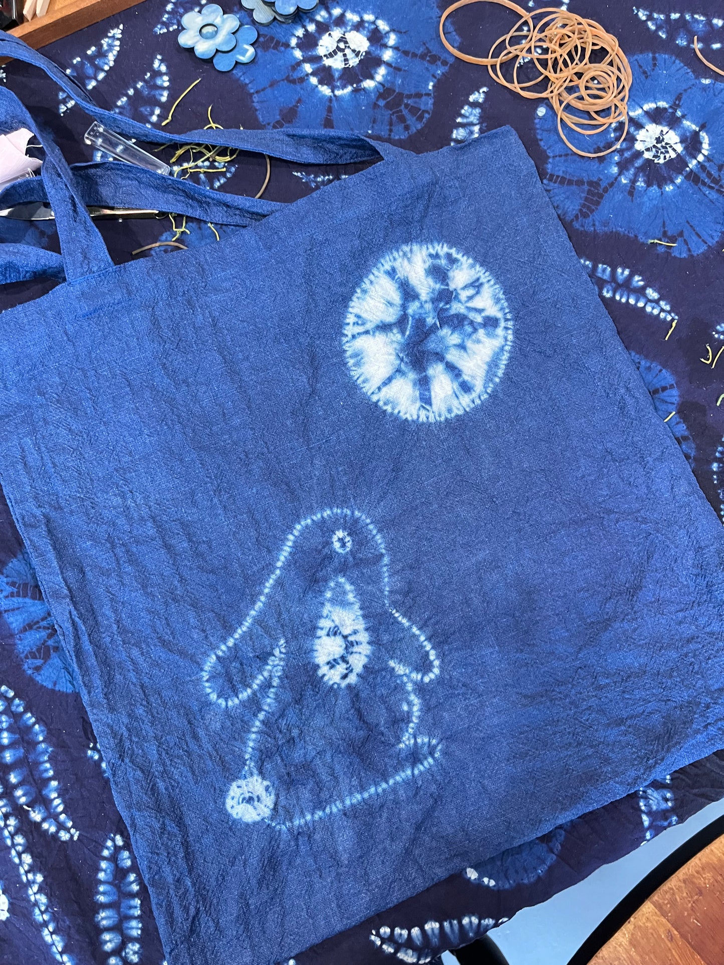 Natural indigo tie dye tote bag/ cushion cover workshop (Oct 26-27, 2024). Spend interesting and artistic handicraft time with us!