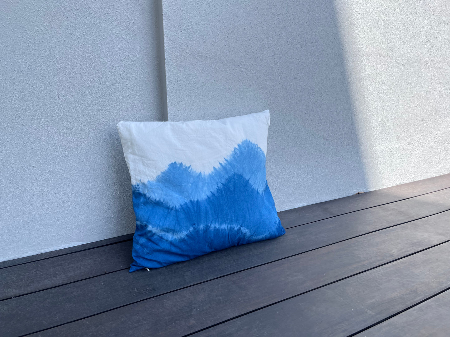 Join our Indigo Mountains Tie Dye Cushion Cover Workshop at The Art Faculty on 6 June (Sat)!