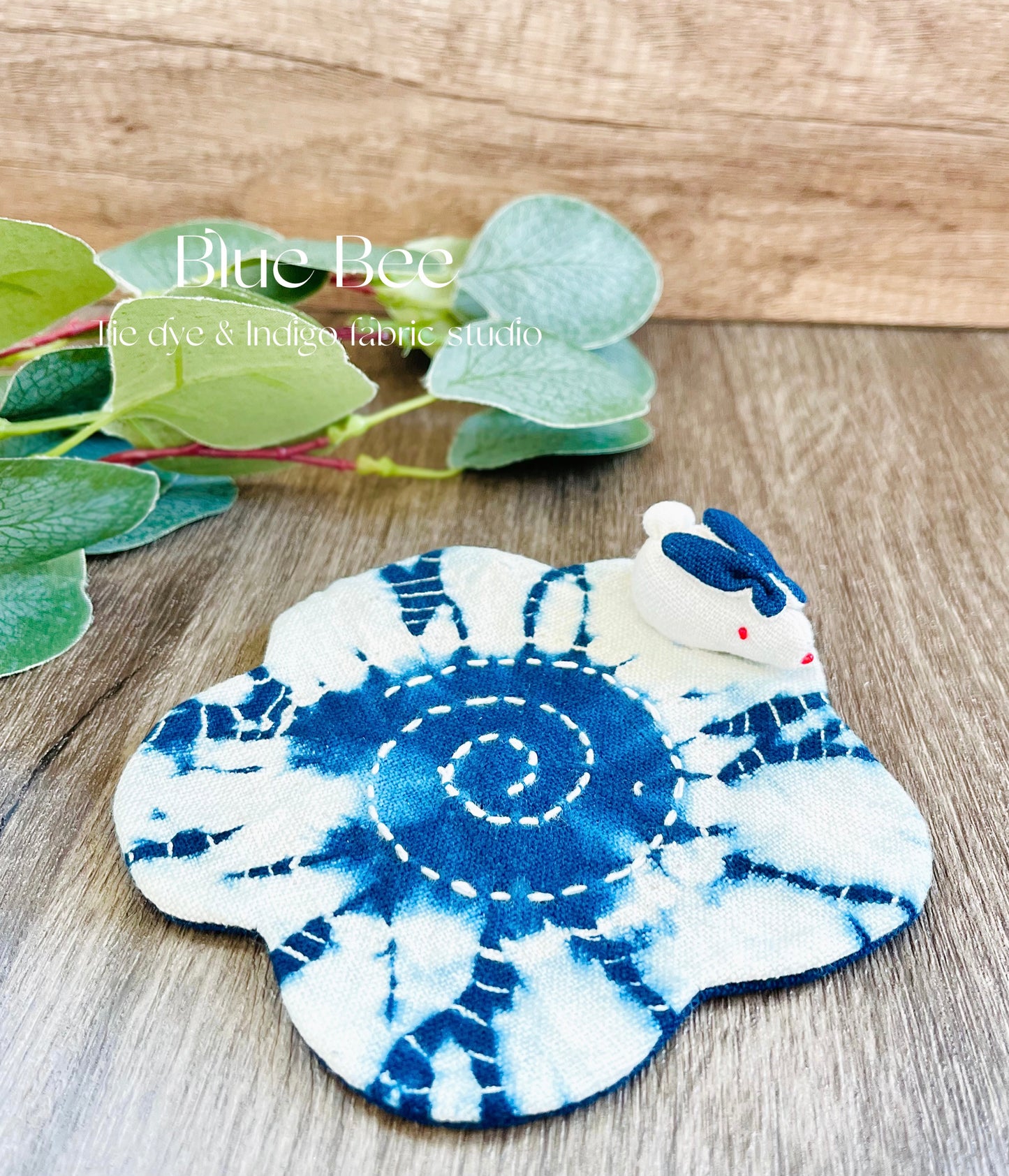 Pretty turtle / bunny / puppy hand-sewing coasters. Tie dye textiles animal, pet coasters. A lovely birthday gift for friends!