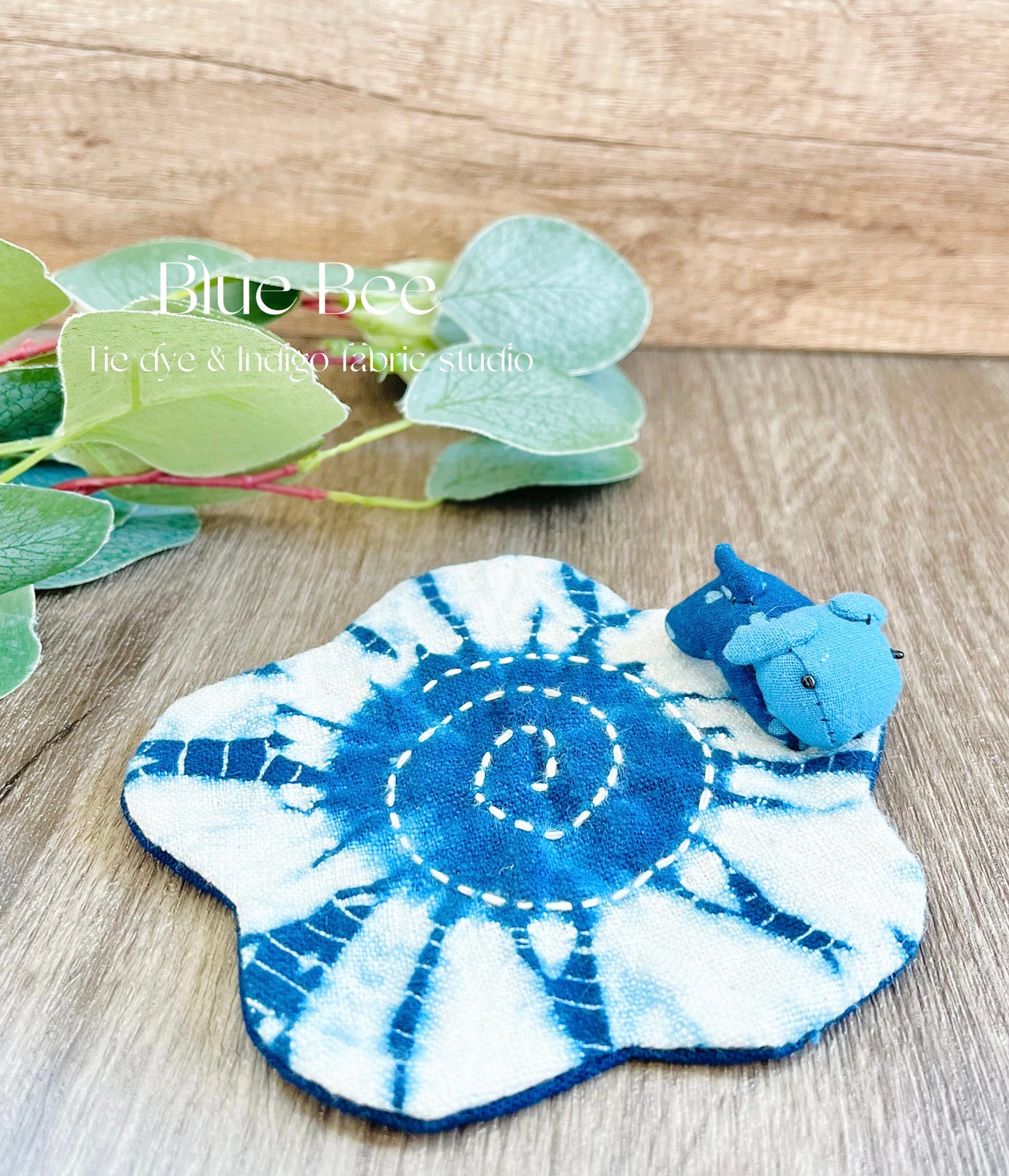 Pretty turtle / bunny / puppy hand-sewing coasters. Tie dye textiles animal, pet coasters. A lovely birthday gift for friends!