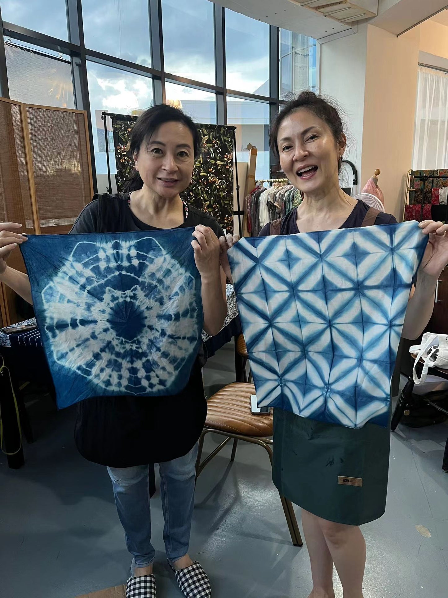 Mother's Day Handicraft Workshop (May 11-12, 2024). Natural indigo tie dye tote bag / cushion cover Workshop. Embrace the joy of crafting while bonding with your loved ones in a memorable experience!