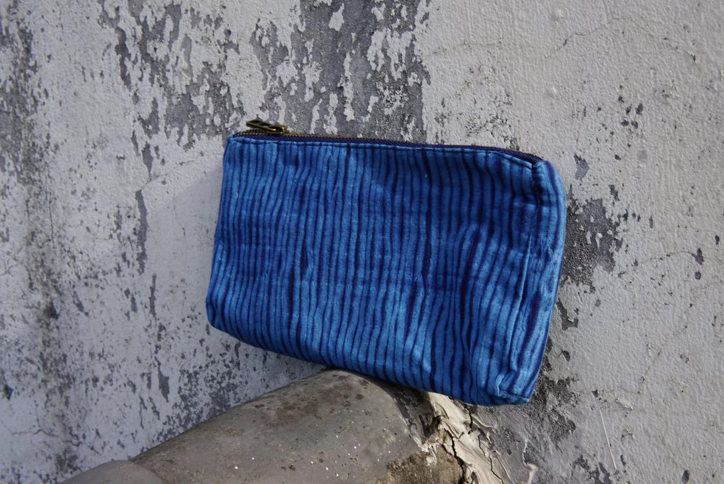 Delicate indigo shibori tie dye pouch/ long wallet with multifunctional design. Practical and unique handmade purse in size 24cm*12cm.