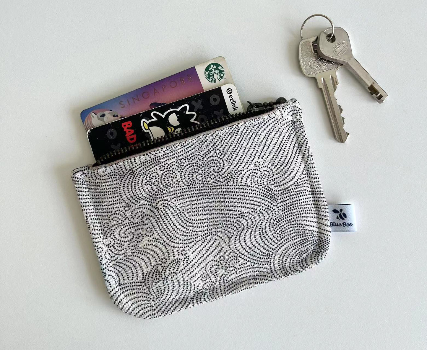 Fancy indigo wavy coin/ card/ lipstick zipper pouch in Japanese indigo fabric. Practical and unique handmade purse in size 13cm*9cm.