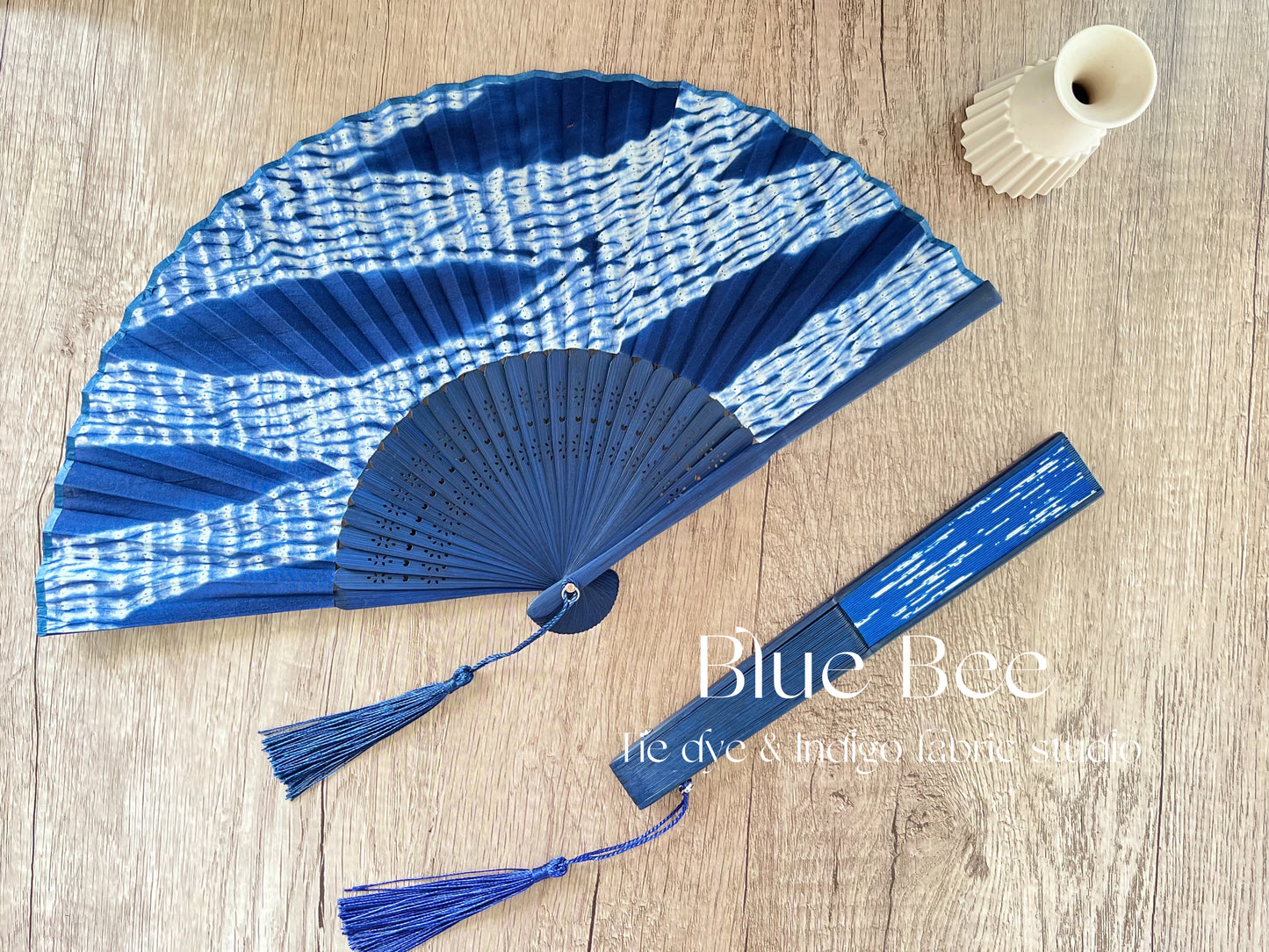 Elegant ripple tie dye folding fan. Classic indigo dyed hand fan for summer garden picnic. 21cm*3cm.