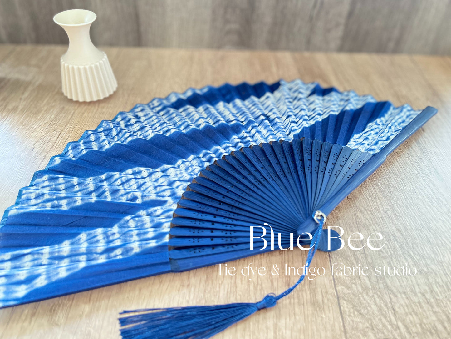 Elegant ripple tie dye folding fan. Classic indigo dyed hand fan for summer garden picnic. 21cm*3cm.